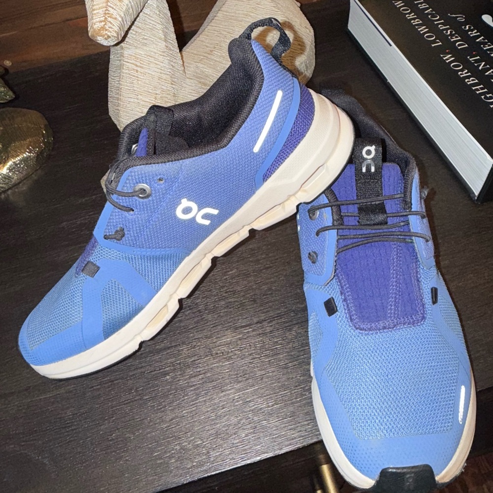 On Running Men's Athletic Shoes in Blue and Black
